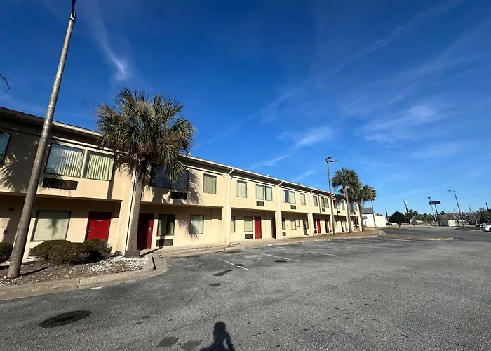 Guest Cottage & Suites By Oyo Brunswick-Golden Isles