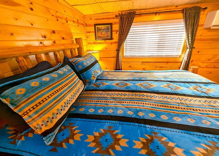 Yellowstone Treasure Guesthouses On The River