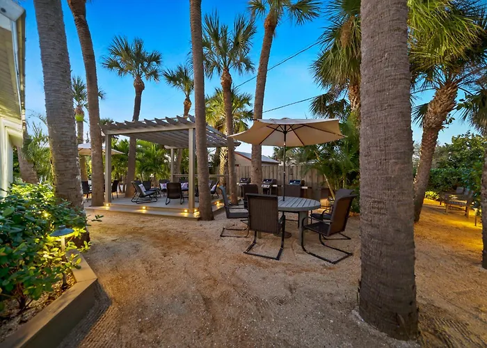Wonderful Place Wprivate Patio Next To The Beach