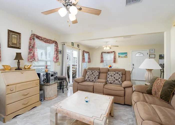 Castaway Cottage