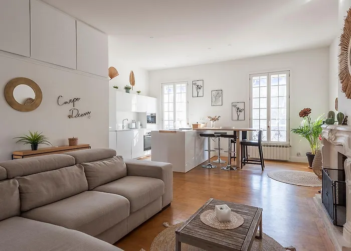 Lesehan Appartement Aigues Mortes Vue Remparts