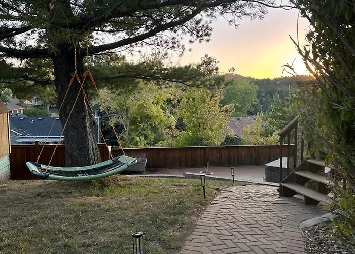 New Hot Tub! Black Hills Sanctuary- Private Gym, Gorgeous View