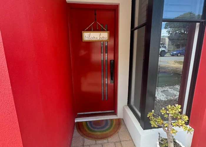 Decembre House - 24Hrs Self Late Check-In Shared Home-Style Accommodation In Belmont Central