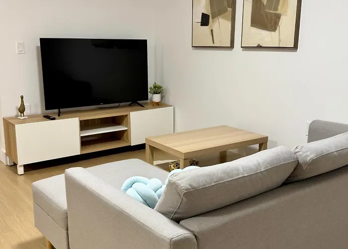 Levida Living - Cozy 2 Bedroom Suite At The Heart Of Langley