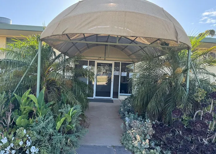 Lazy River Motor Inn