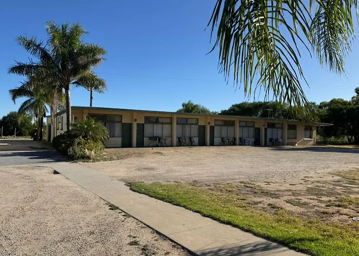 Lazy River Motor Inn
