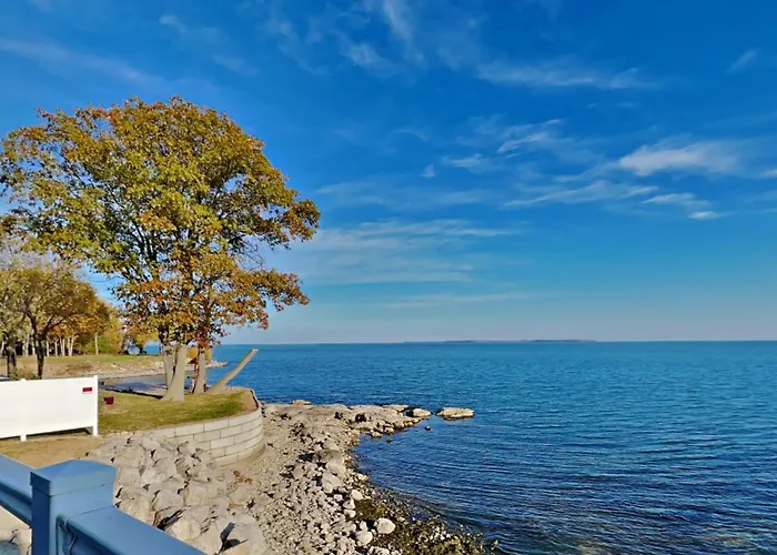 Put-In-Bay Waterfront Condo #111