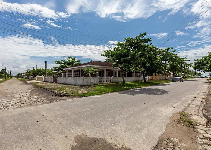 Memora Guesthouse Pontal Do Parana - Casa Inteira Ou Quartos A Duas Quadras Da Praia E Proxima A Ilha Do Mel