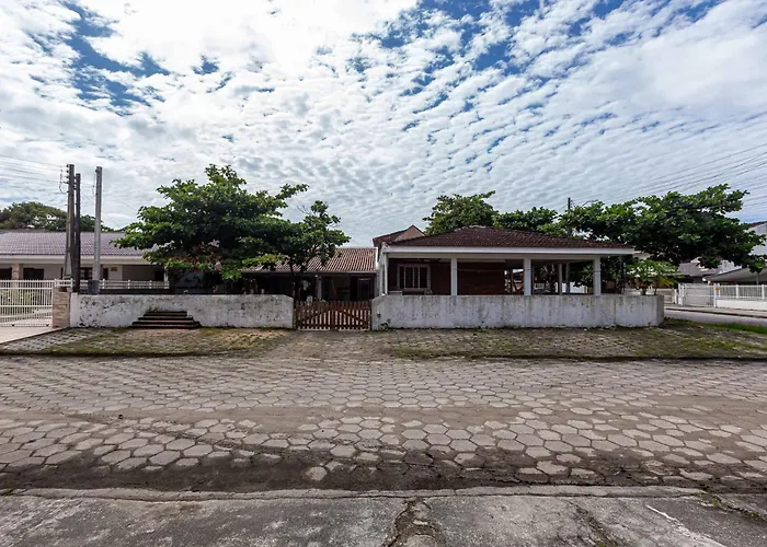 Memora Guesthouse Pontal Do Parana - Casa Inteira Ou Quartos A Duas Quadras Da Praia E Proxima A Ilha Do Mel