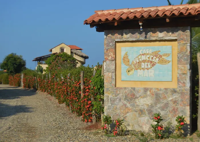 Beautiful And Secluded Luxury Beach Home Near Troncones