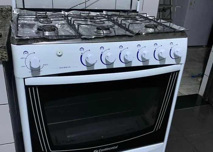 Ar split, internet, cozinha e banheiro privativo