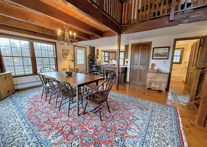 5H Charming Hilltop Farmhouse With Stunning Views & Modern Comforts Near Mountain View Grand Resort