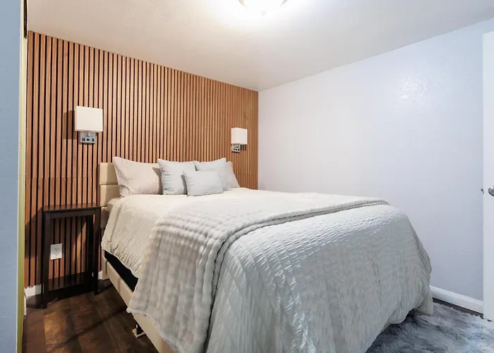 Quiet Victorian 2Br • Ping Pong Room • Free Parking • W/D