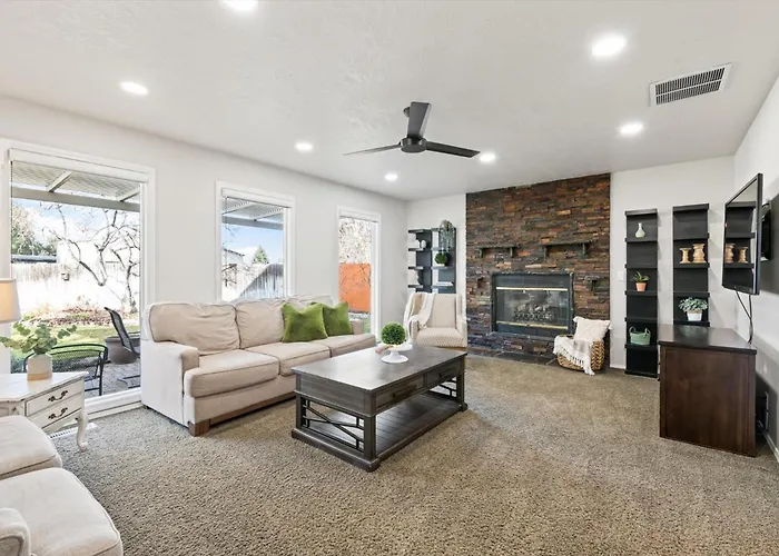 5Br Fire Pit Bbq Sleeps 12 Near Food Shops
