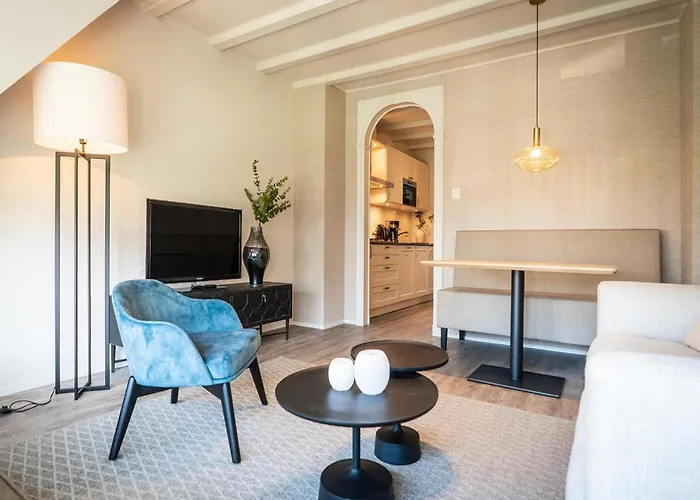 Farmhouse Apartment Near De Slufter