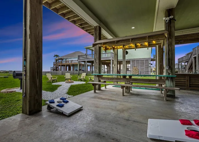 Seas The Day! 4Br Retreat, Hot Tub, Game Room, Firepit & Gulf Views