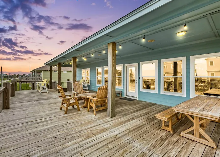 Sand Dollar Beachside 3Br Retreat, Ocean Views, Firepit & Pet Friendly