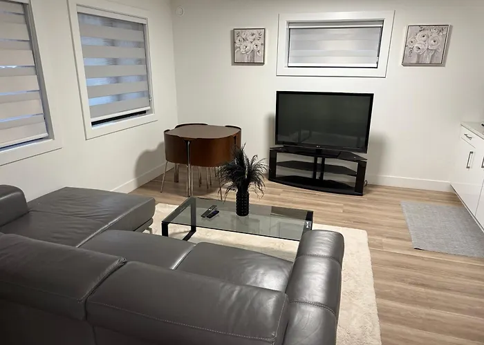 Calm & Cozy Private Suite