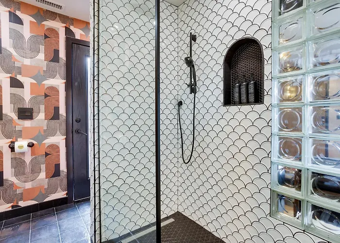 The Reed At The Louie Boutique Motel, Private Sauna! Walk To Everything!