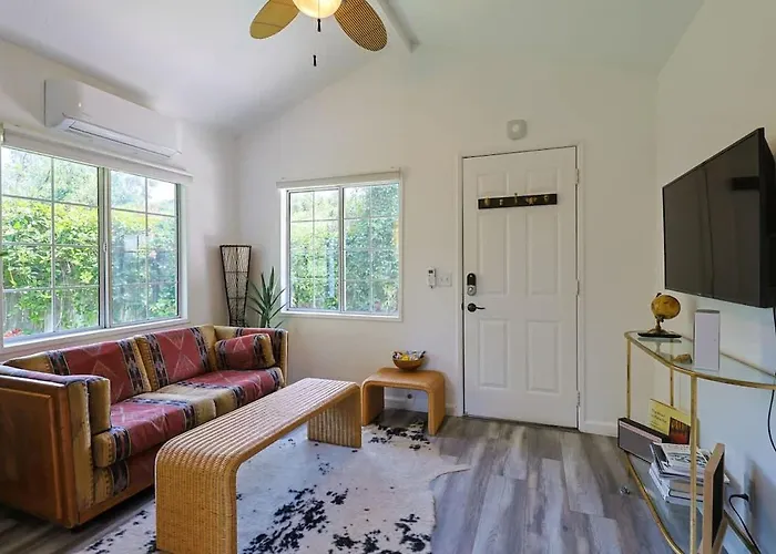Topanga 1Br Loft With Canyon Views By Colby And Conrad