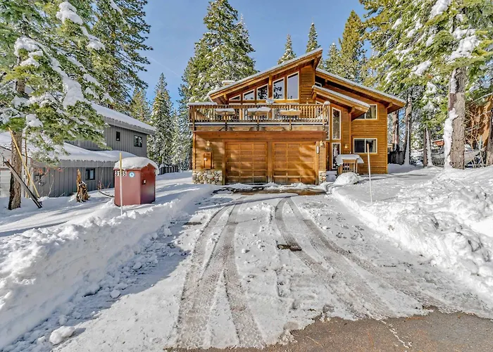 Handcrafted Tahoe Retreat Walk To Beach & Ski
