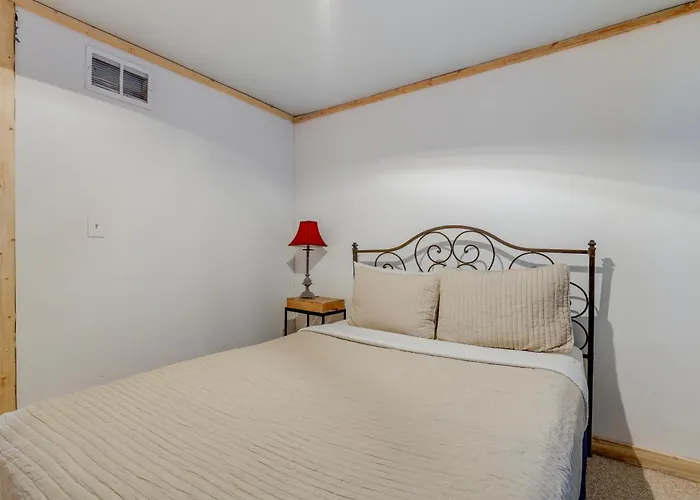 2 Mi To Dtwn: Pet-Friendly Casper Apt!