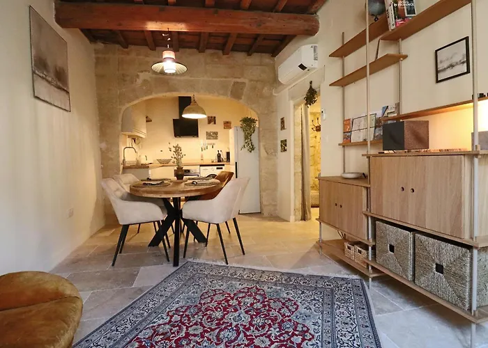 La Grande Bourgade-Authentique Maison En Pierre Avec Terrasse Climatisation Au Coeur D'Uzes