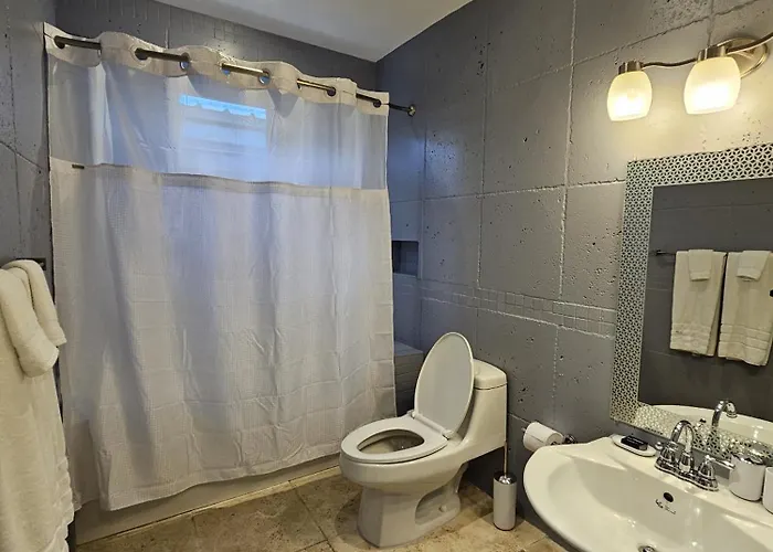 216A Lower Level, Deluxe 1 Bedroom