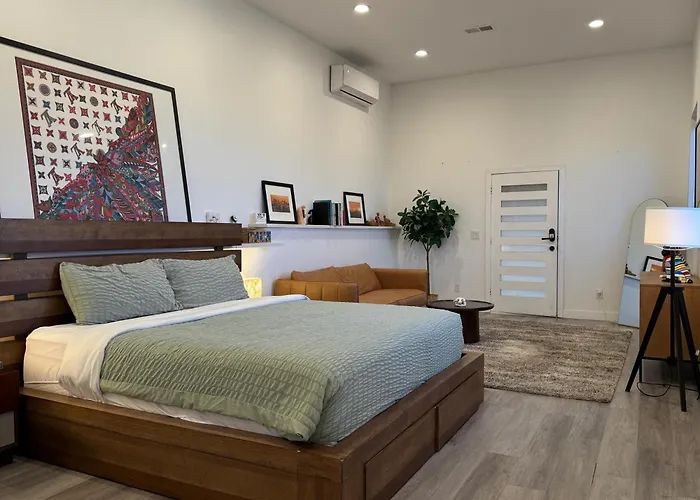 Stunning View Hollywood Hills Guest House