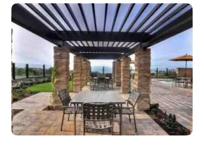 Ritz Pointe Dr