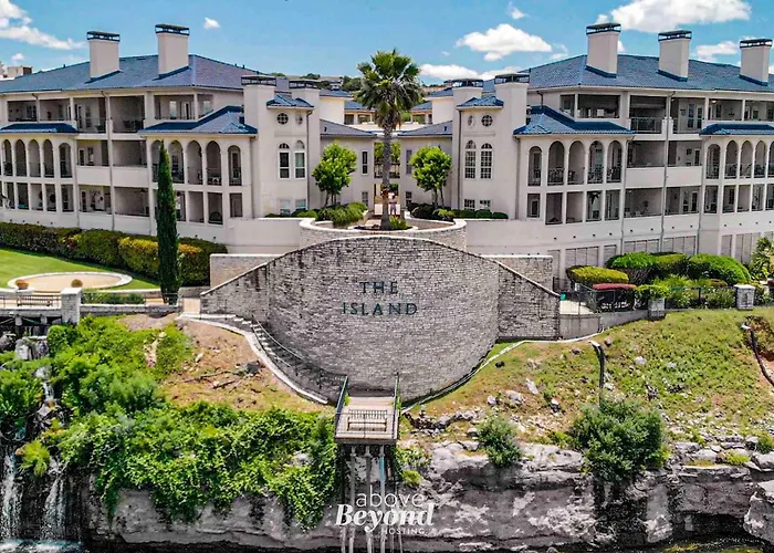 Elegant Condo Memorable Spring Lakeview On A Beautiful Island