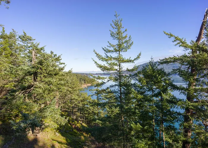 Luxury Waterfront & Views, Private Beach, Golfing