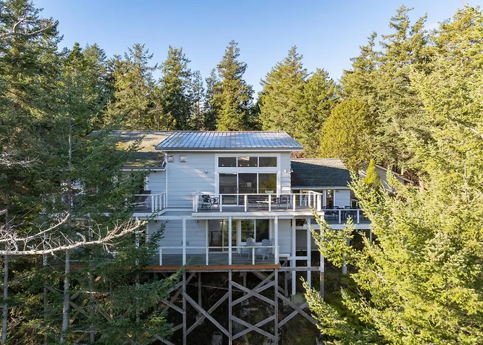 Luxury Waterfront & Views, Private Beach, Golfing