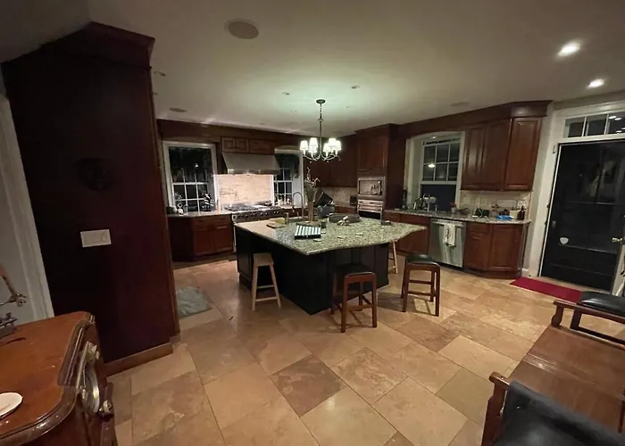 The Historic Jesse Buel Farmhouse W Heated Pool