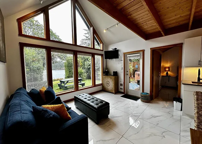 Private Oceanfront Cabin And Hot Tub! - Gww