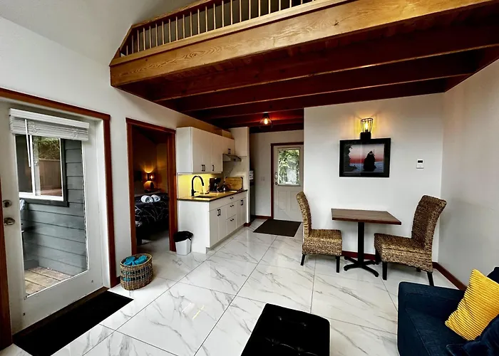 Private Oceanfront Cabin And Hot Tub! - Gww