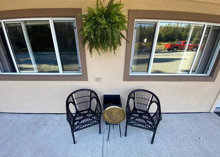 Parkway Motel
