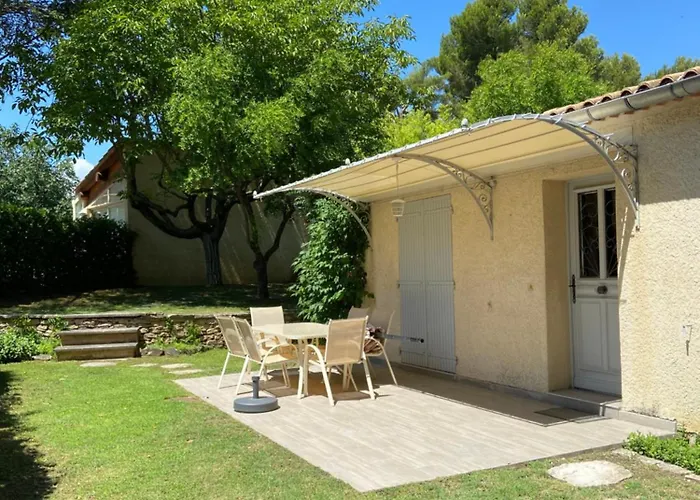 Gite Charmant Avec Piscine Et Terrasse En Provence Mdv