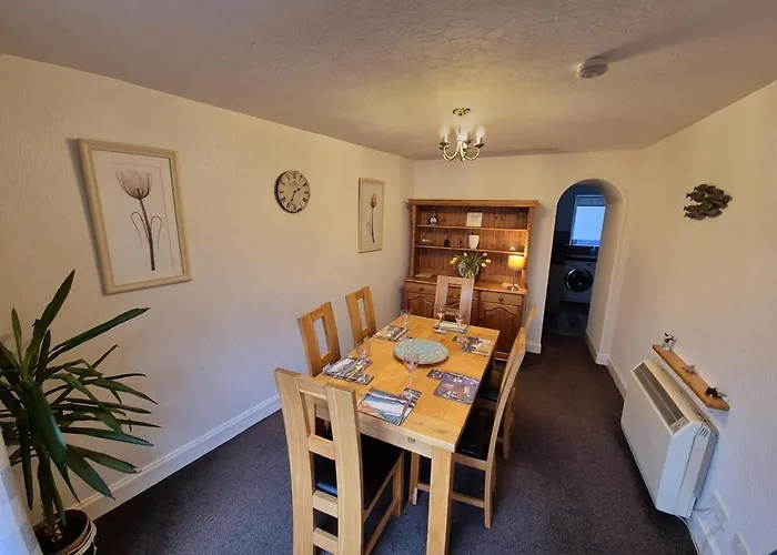 Marine House Holiday Home
