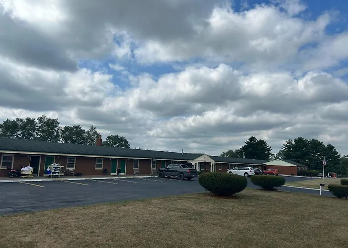 Hillcrest Motel By Oyo Aurora Near Lawrenceburg