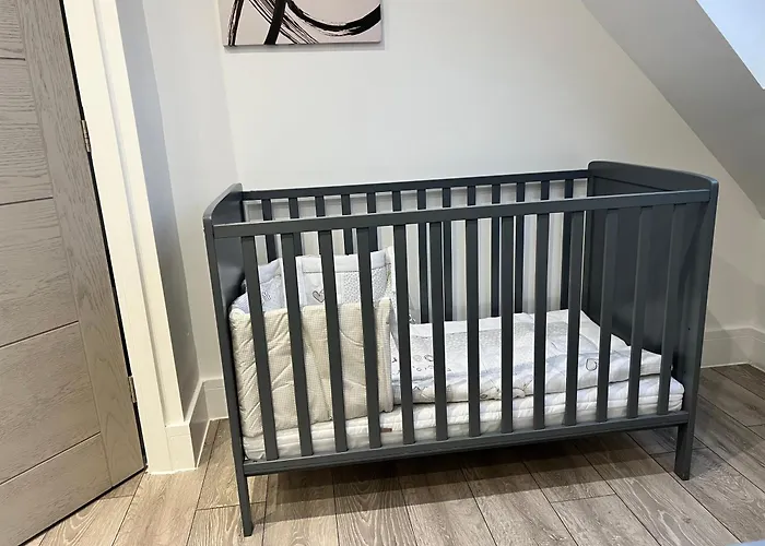 Entire Home In Nottingham For Family, Friends And Contractors
