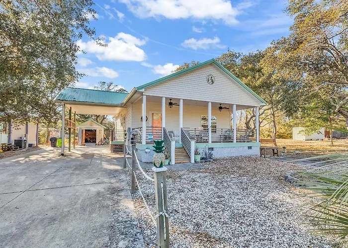 Bayside Manor Near Holden Beach