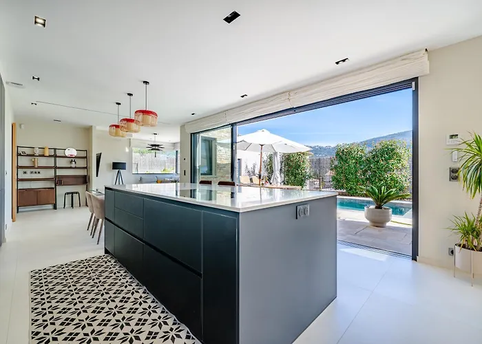 Villa Moderne Avec Piscine Privee - Proche De Nice
