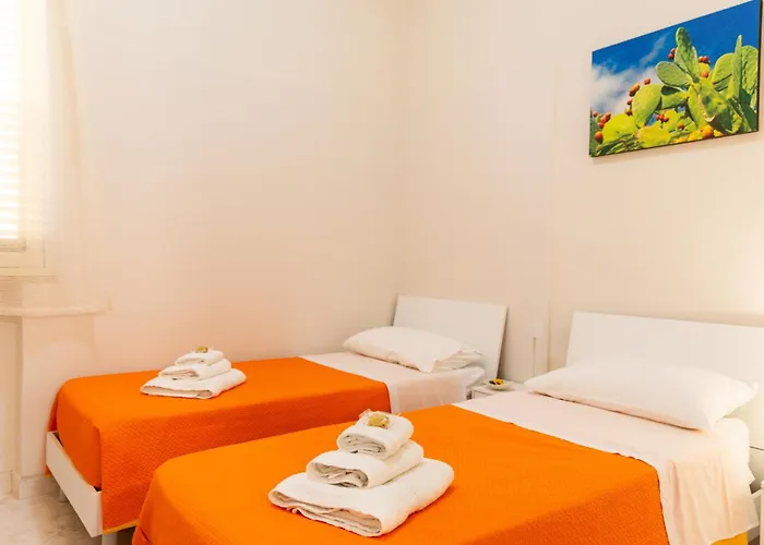Un Girasole Sul Mare - Rooms & Apartment