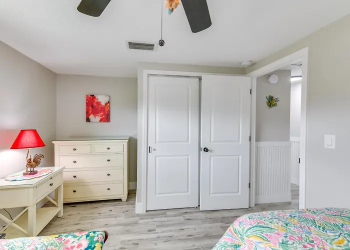 2 Blocks To Beach: Tropical Retreat In Anna Maria