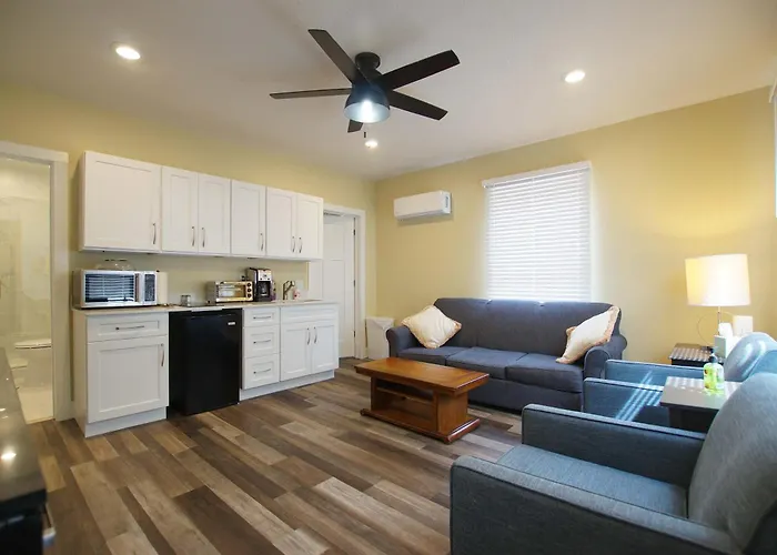 Grand Harbor Apartments 209 Clinton Unit 1