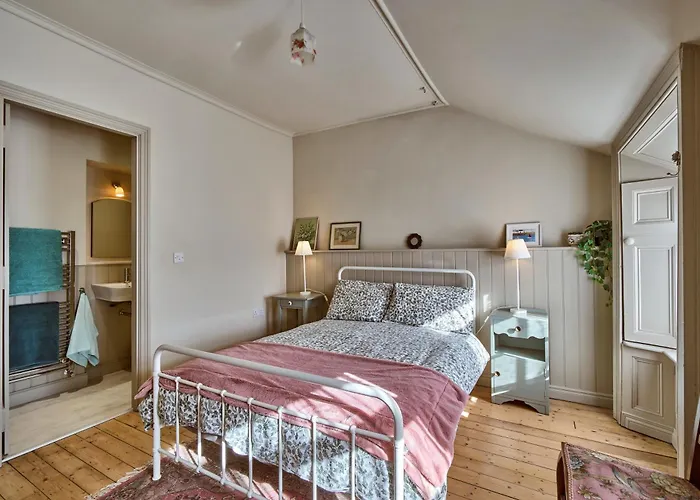 Charming Townhouse With Sunny Garden