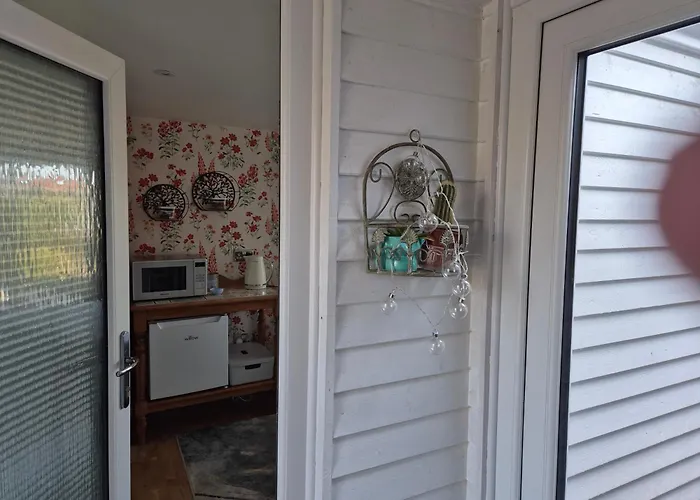 Flower Garden Studio In Sheringham-Cycle Friendly