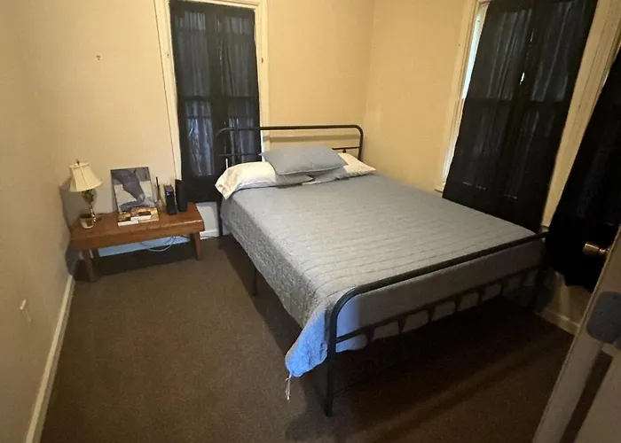 Quaint Cottage Near Local And State Parks And Minutes From Laurel Cove And Bell Theatre