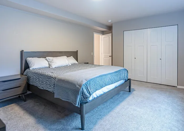 Full Duplex Staging Ground For Large Family Groups